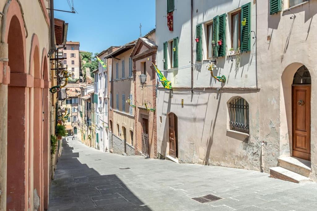 Mojito - Porta Ovile Nel Centro Storico Di Сиена Экстерьер фото